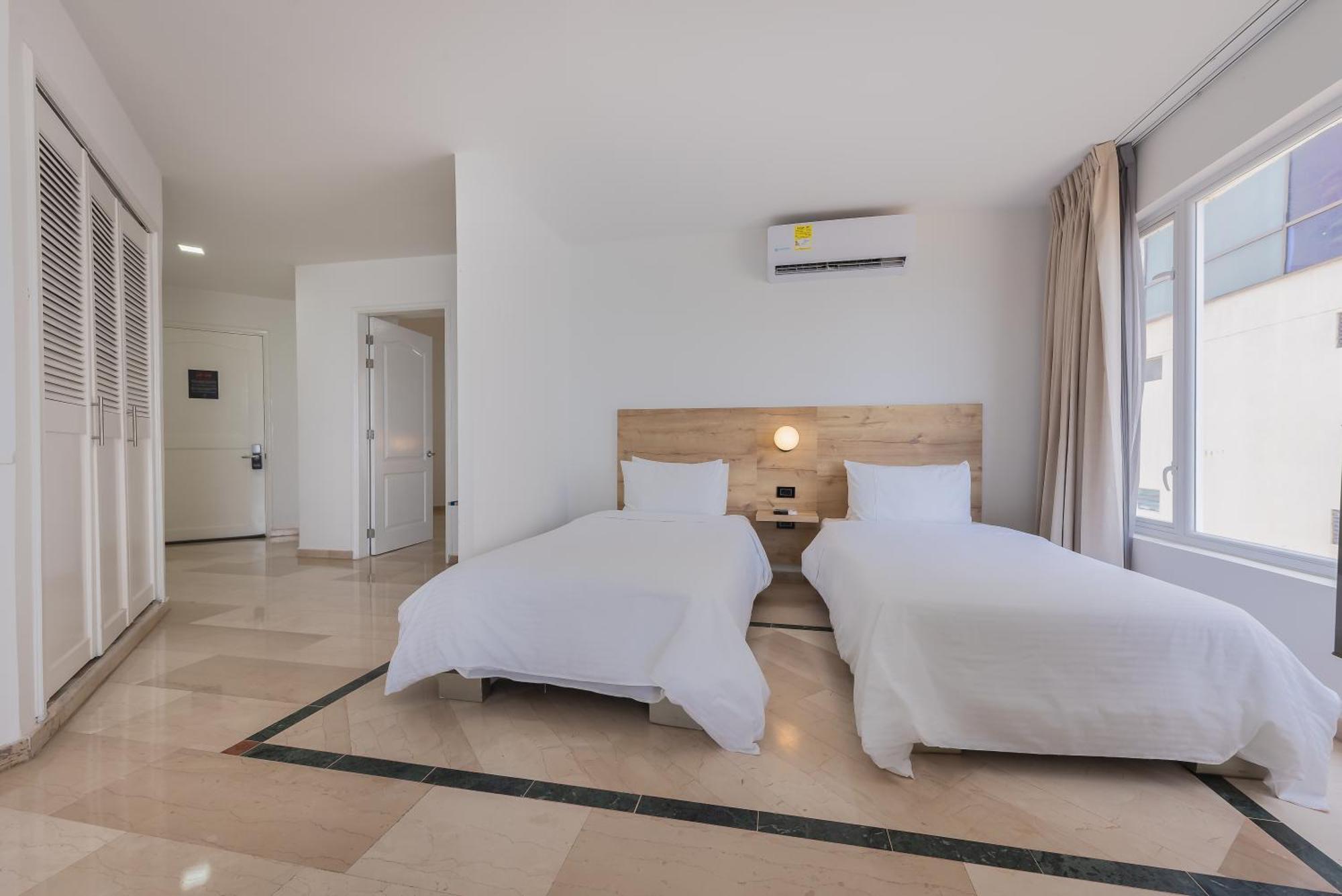 Hotel Regatta Cartagena エクステリア 写真
